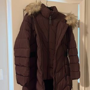 Calvin Klein Women’sFaux Fur Trimmed hood